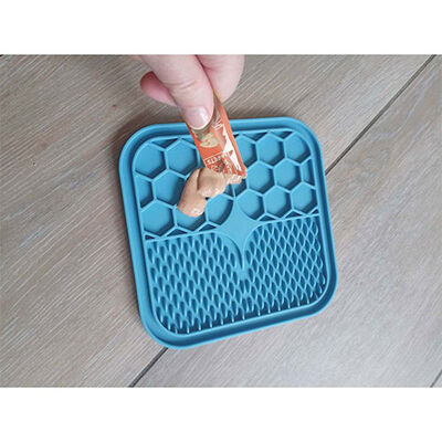 M-Pets Lecca Kedi ve Köpekler İçin Yavaş Beslenme Ödül Matı Small Mavi 15x15 Cm 