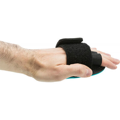 Trixie Hassas Köpekler İçin Polyester Silikon Tarama ve Yıkama Fırçası 11x14 Cm 